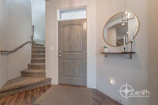 Building Photo - 5921 NE 48th St