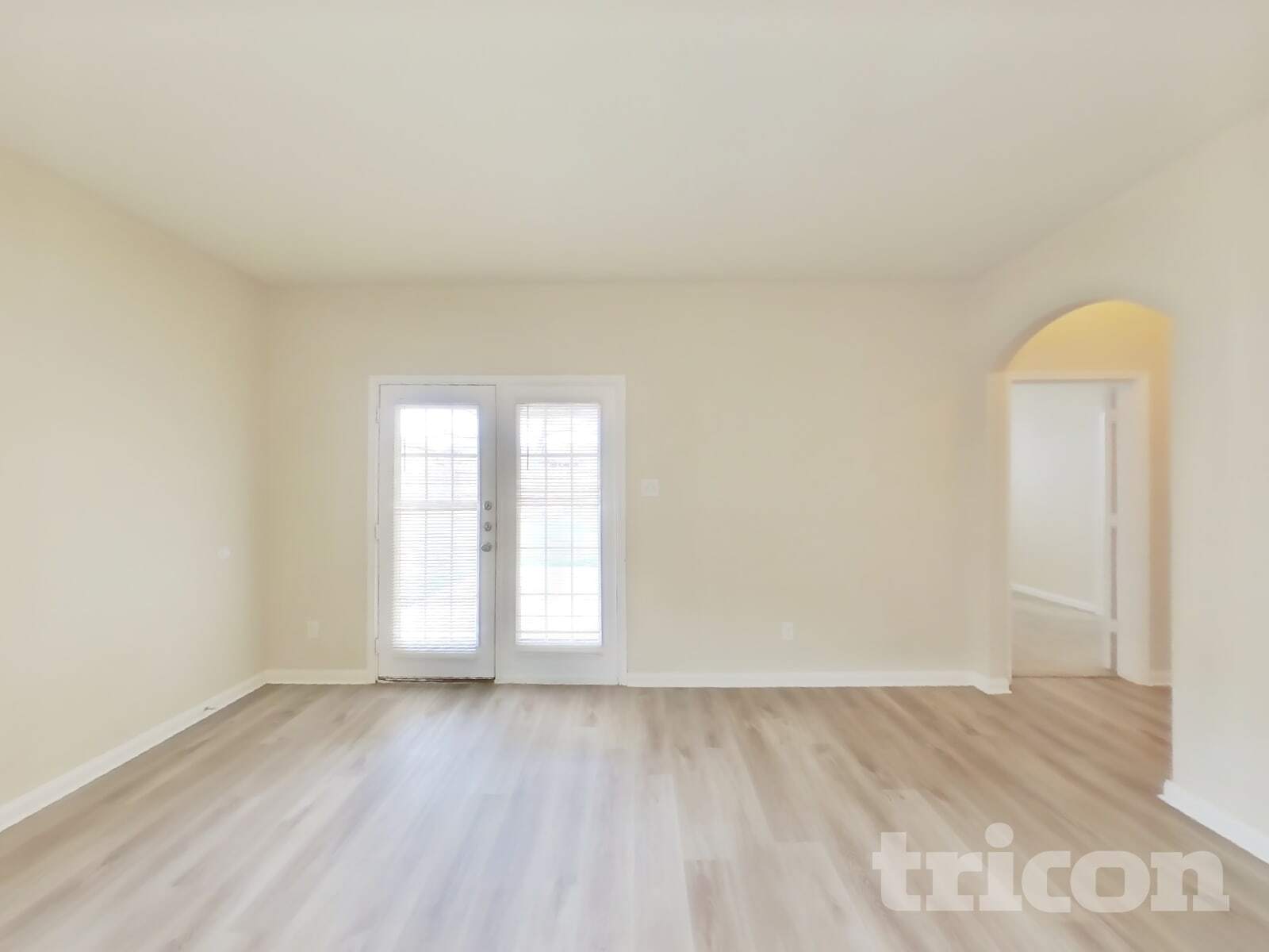 Building Photo - 4607 Le Villas