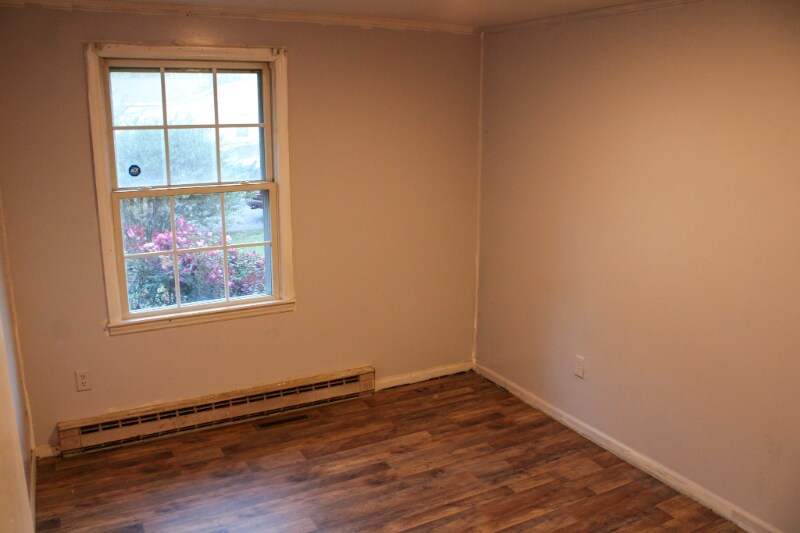 Building Photo - 225 Bland St