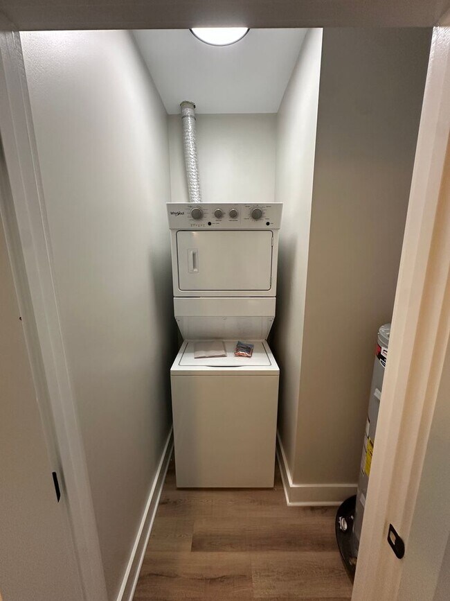 Building Photo - BRAND NEW 3 Bedroom Apartment in Shelbyville!