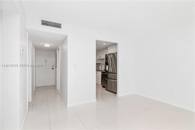 Building Photo - 210 Seaview Dr