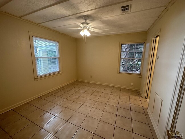 Building Photo - 303 Colbert Ave