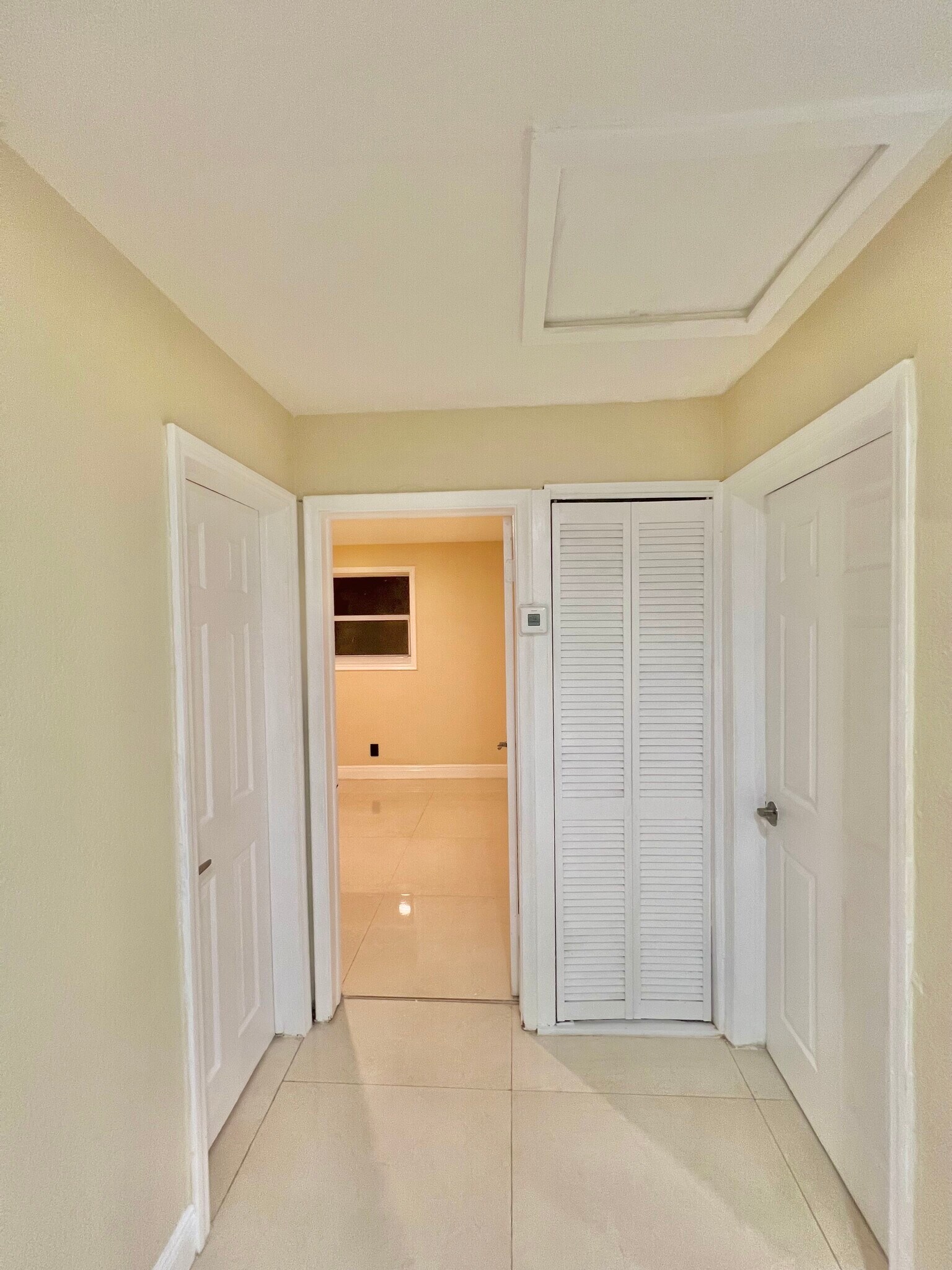 Building Photo - 7021 SW 19th Mnr