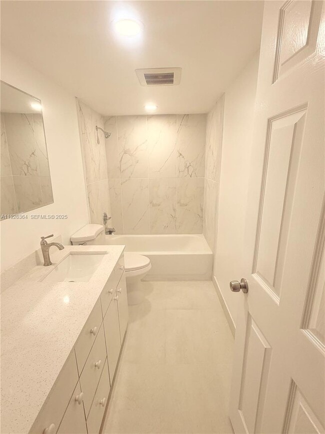 Building Photo - 7208 Fairway Dr