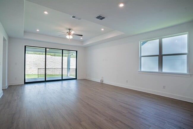 Building Photo - 4612 Modena Bay Bend