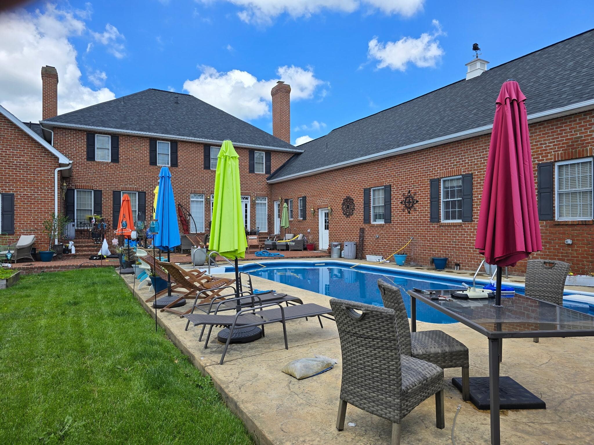 Enclosed Pool Area - 1495 Merrimans Ln