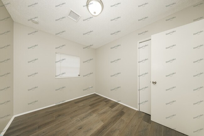 Building Photo - 3316 SW 51st St