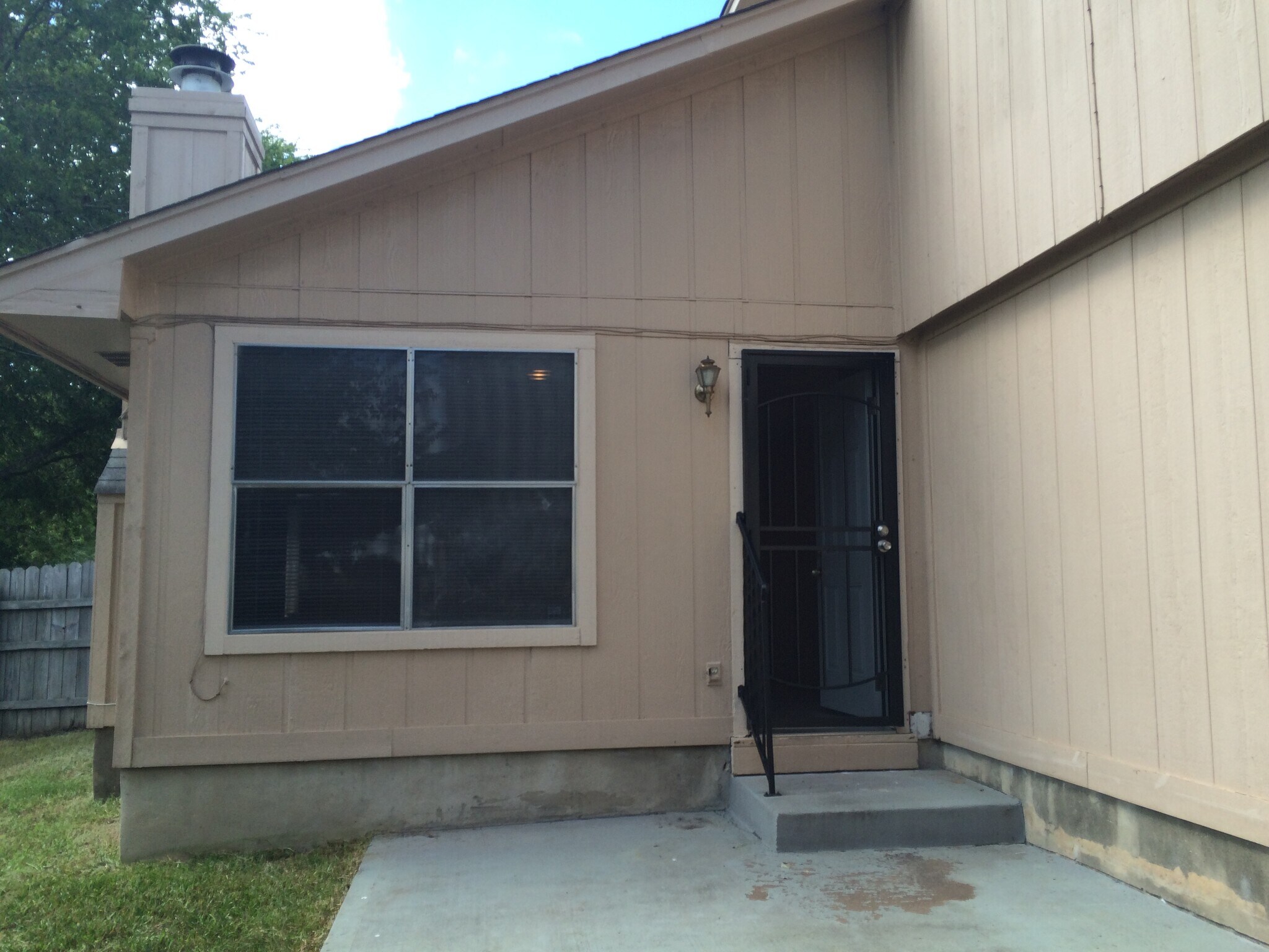 Building Photo - 13941 Maricella Ln