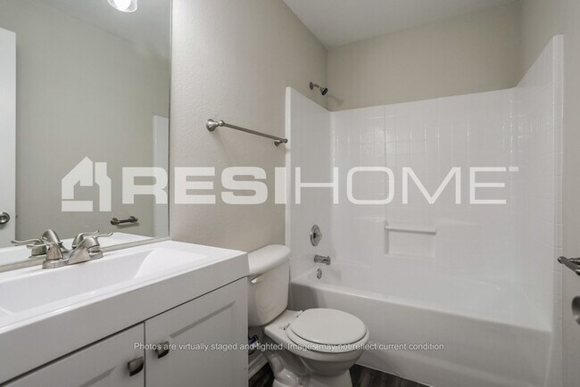 Building Photo - 3128 Ronay Dr