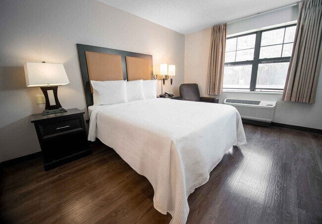 Building Photo - Furnished Studio-Orlando - Lake Buena Vista