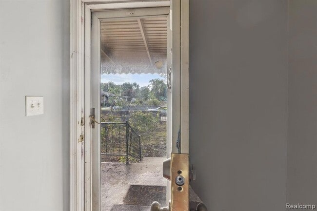 Building Photo - 5315 Edgewood St