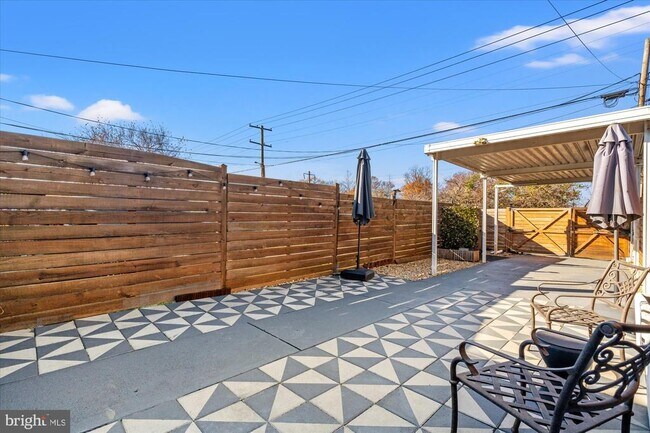 Building Photo - 134 35th St NE