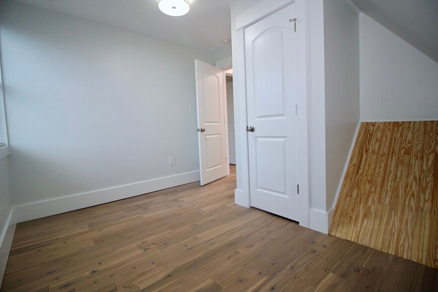 Bedroom 3 - 6701 Buckingham Plz