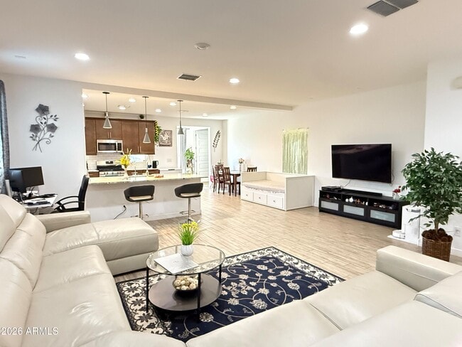 Building Photo - 127 E Gemini Pl