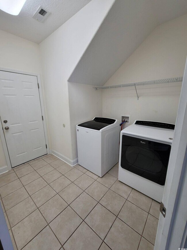 Building Photo - 601 Cottontail Trail