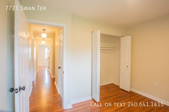 Building Photo - 7721 Swan Terrace