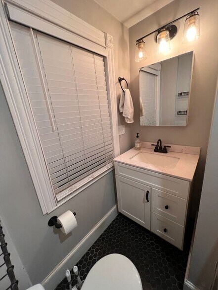 Building Photo - 238 Water St