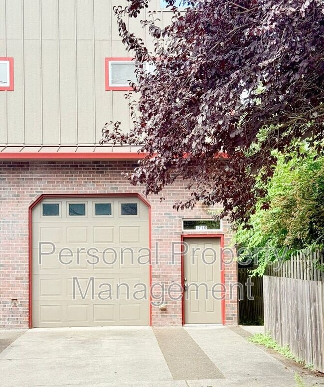 Building Photo - 1710 Lincoln Ave