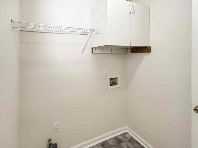 Building Photo - 6090 Farmwood Way SE