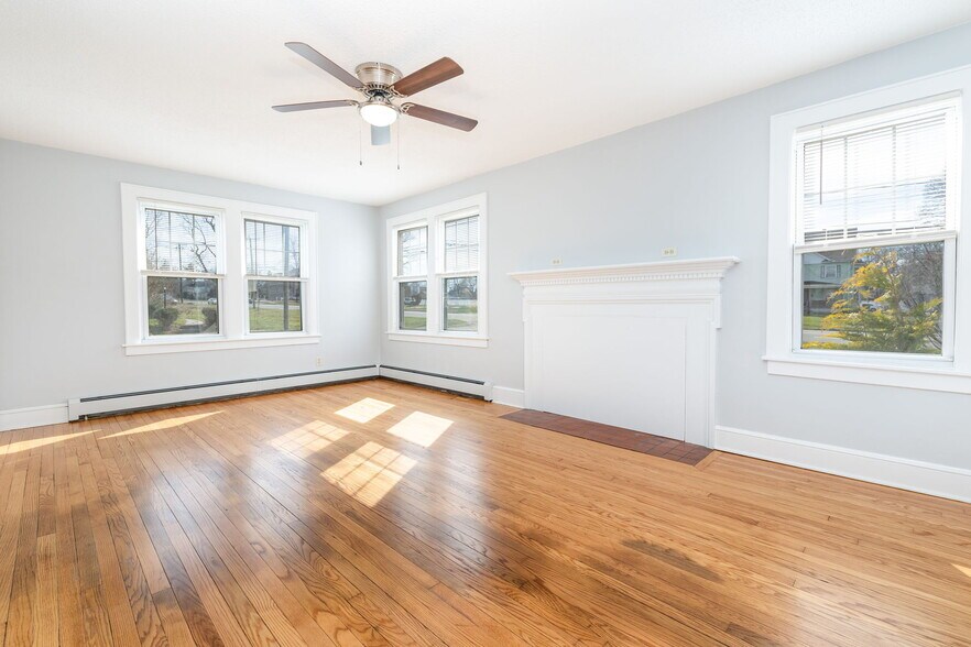 Building Photo - 971 Enfield St