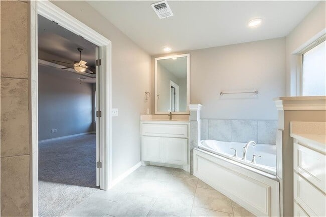 Building Photo - 7925 Sweetgum St