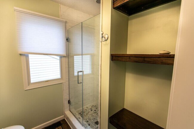 Building Photo - 8573 Olenbrook Dr