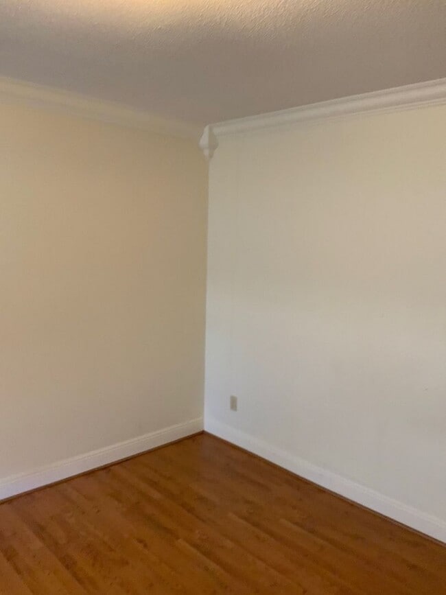 Building Photo - 971 Manningham Rd