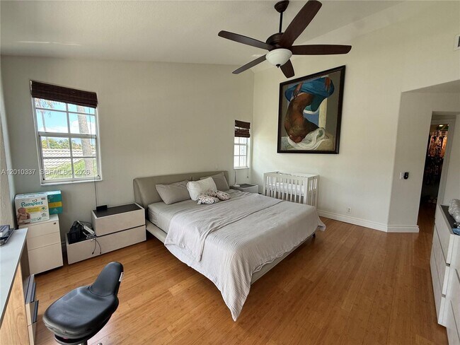 Building Photo - 1070 Capistrano