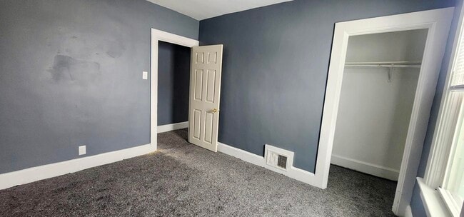 Building Photo - 1801 N Wisconsin St