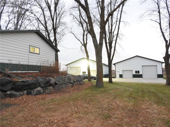 Building Photo - 724 6th St N