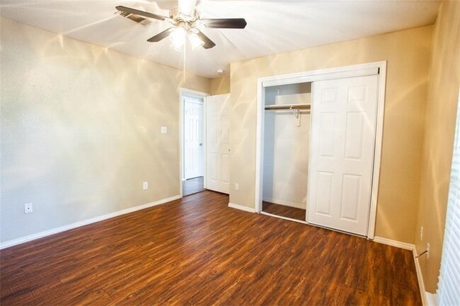 Building Photo - 506 W 35th St