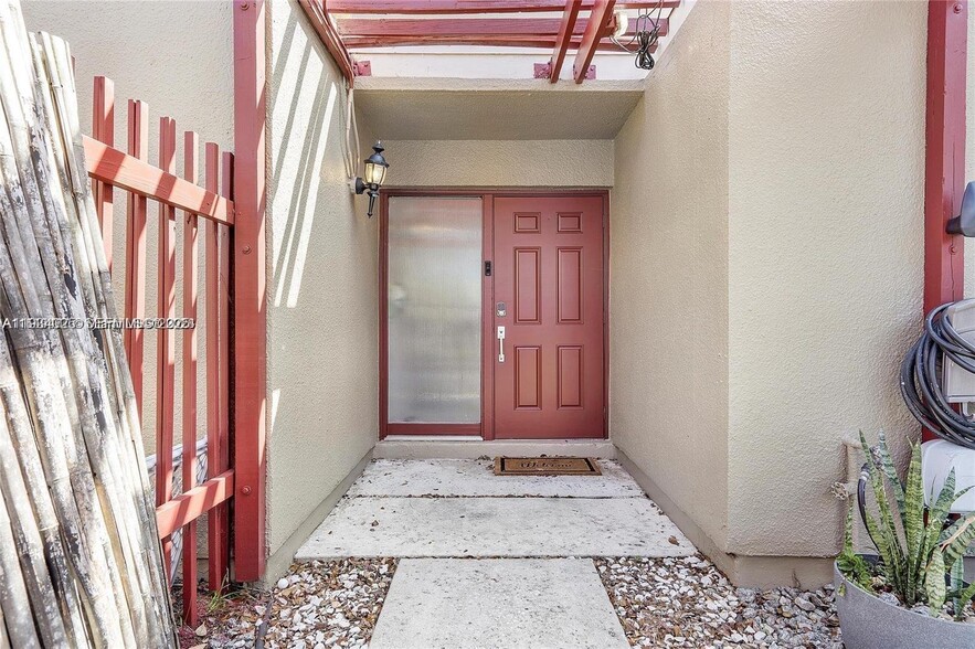 Building Photo - 1281 W Fairway Rd