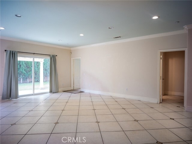 Building Photo - 146 W Le Roy Ave