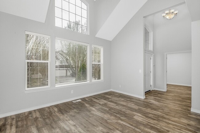 Building Photo - $$ ONE MONTH FREE MOVE IN BY 12/31/25 - Discover Your Dream Home in Sterling Park!