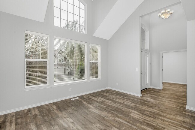 Building Photo - Discover Your Dream Home in Sterling Park!