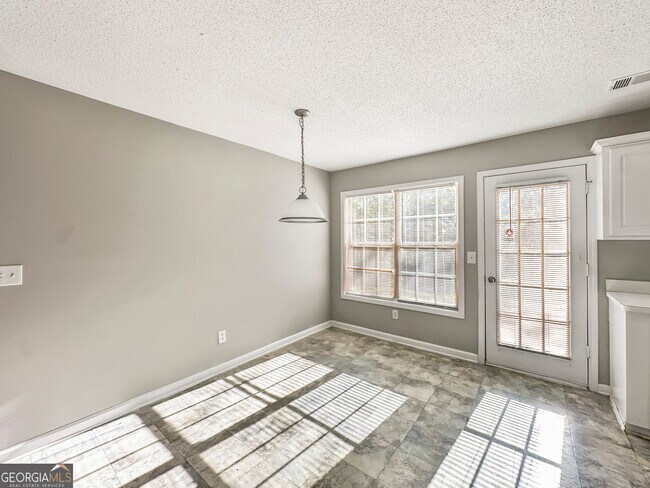 Building Photo - 11084 Knotty Pine Pl