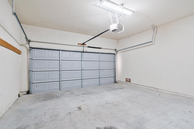 Building Photo - 1011 Tesoro Hills