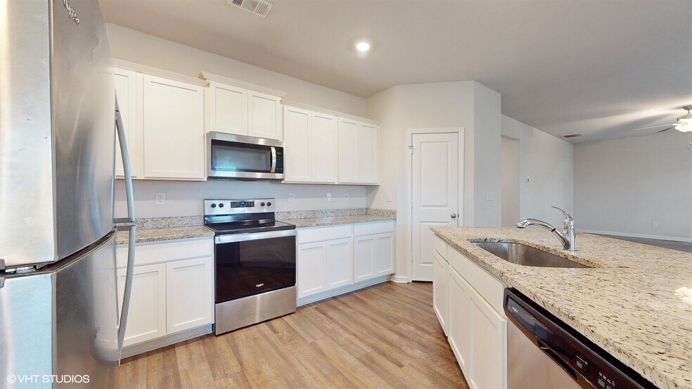 Building Photo - 3302 Bridgewood Dr
