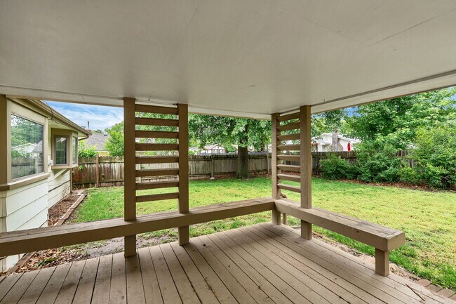 Building Photo - 1306 Brookfield Ln