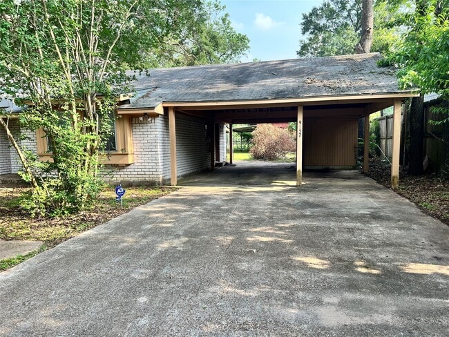 Building Photo - 9157 White Oak Dr