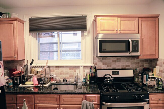 Primary Photo - 2342 N Park Ave