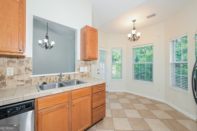Building Photo - 2770 Lake Park Ridge W