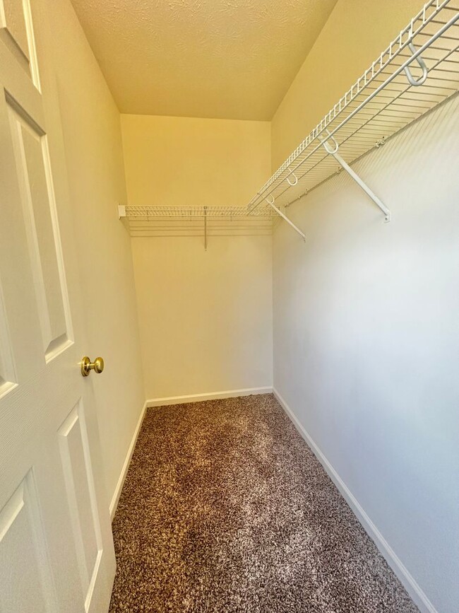Building Photo - Townhome for Rent in Taylor Springs