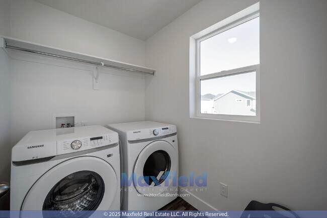 Building Photo - LEASE SPECIAL ! 4BD 3.5BTH 2GAR Home in Eagle Mountain