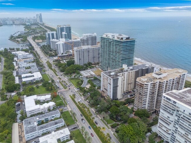 Building Photo - 10185 Collins Ave