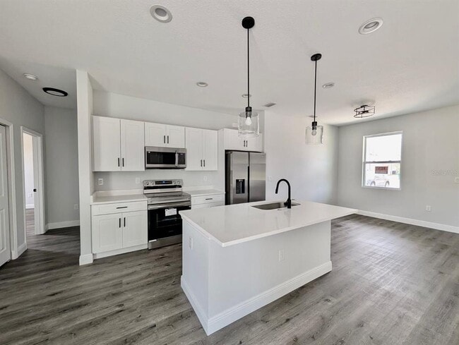 Building Photo - 21295 Wynyard Ave