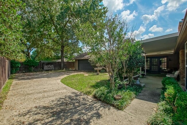 Building Photo - 131 Kingston Dr