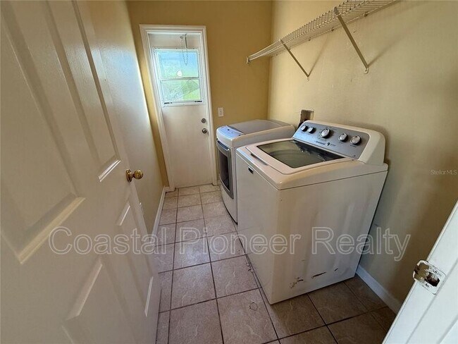 Building Photo - 4554 Ficus Tree Rd