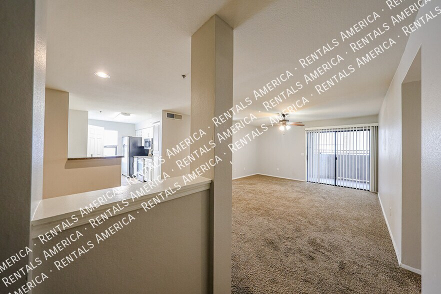 Building Photo - 2025 E Campbell Ave