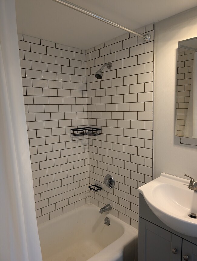 Building Photo - 121 Franklin St